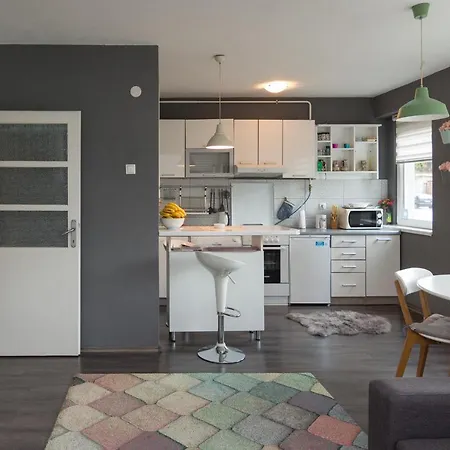 Apartment Amra *