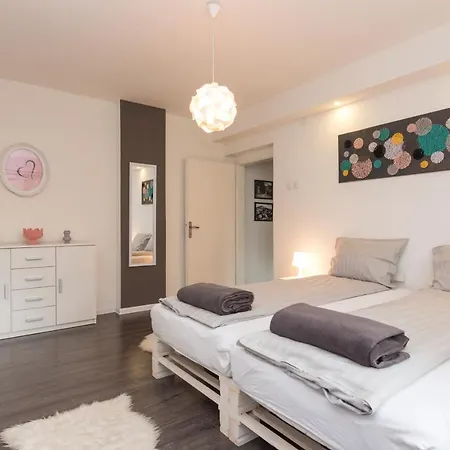 Amra Apartment